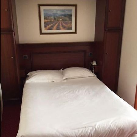 Hotel Courtonne Кан Екстериор снимка