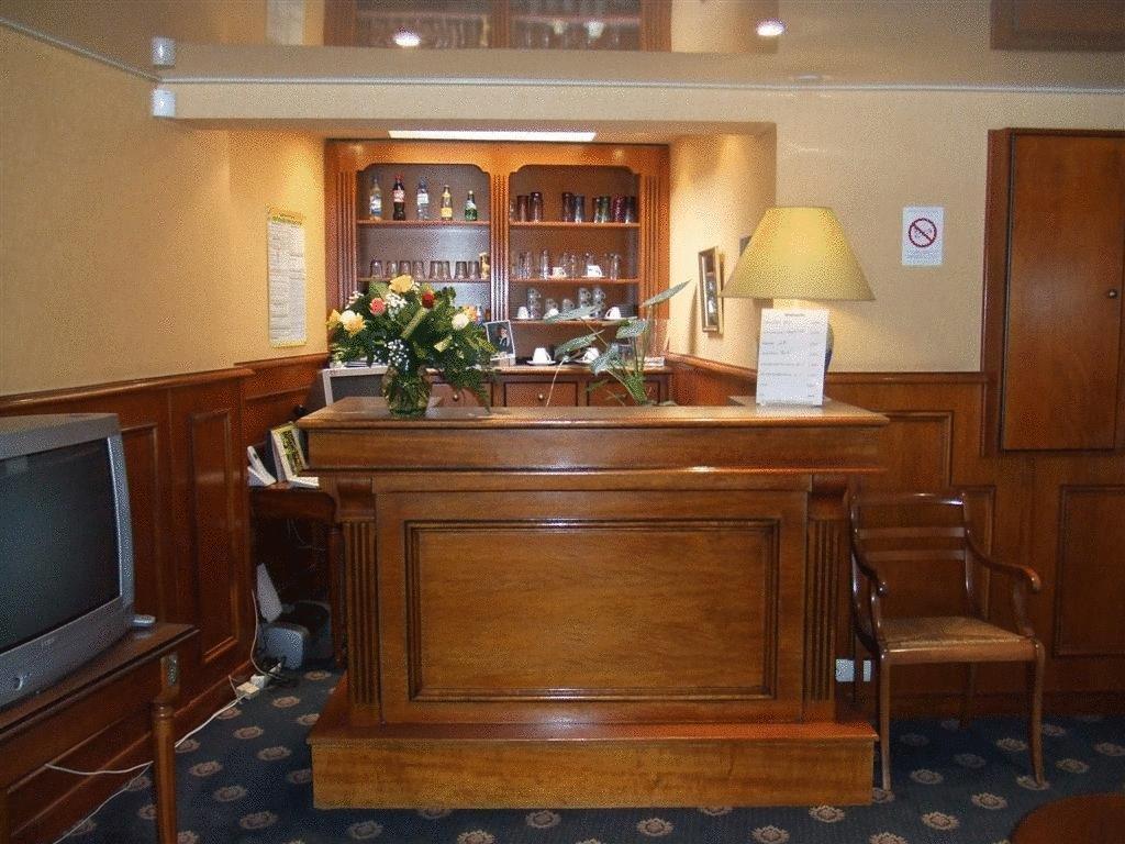 Hotel Courtonne Кан Екстериор снимка
