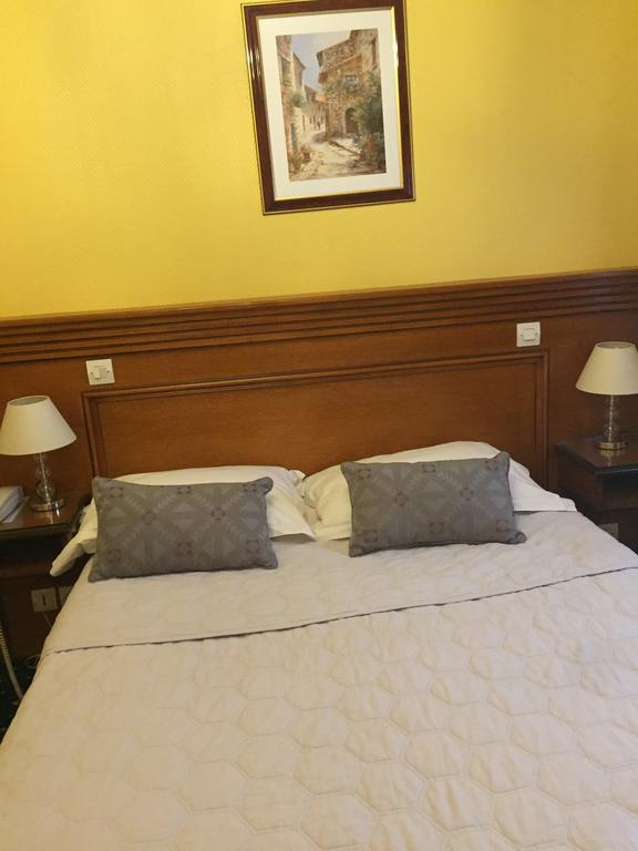Hotel Courtonne Кан Екстериор снимка