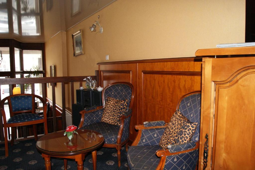 Hotel Courtonne Кан Екстериор снимка