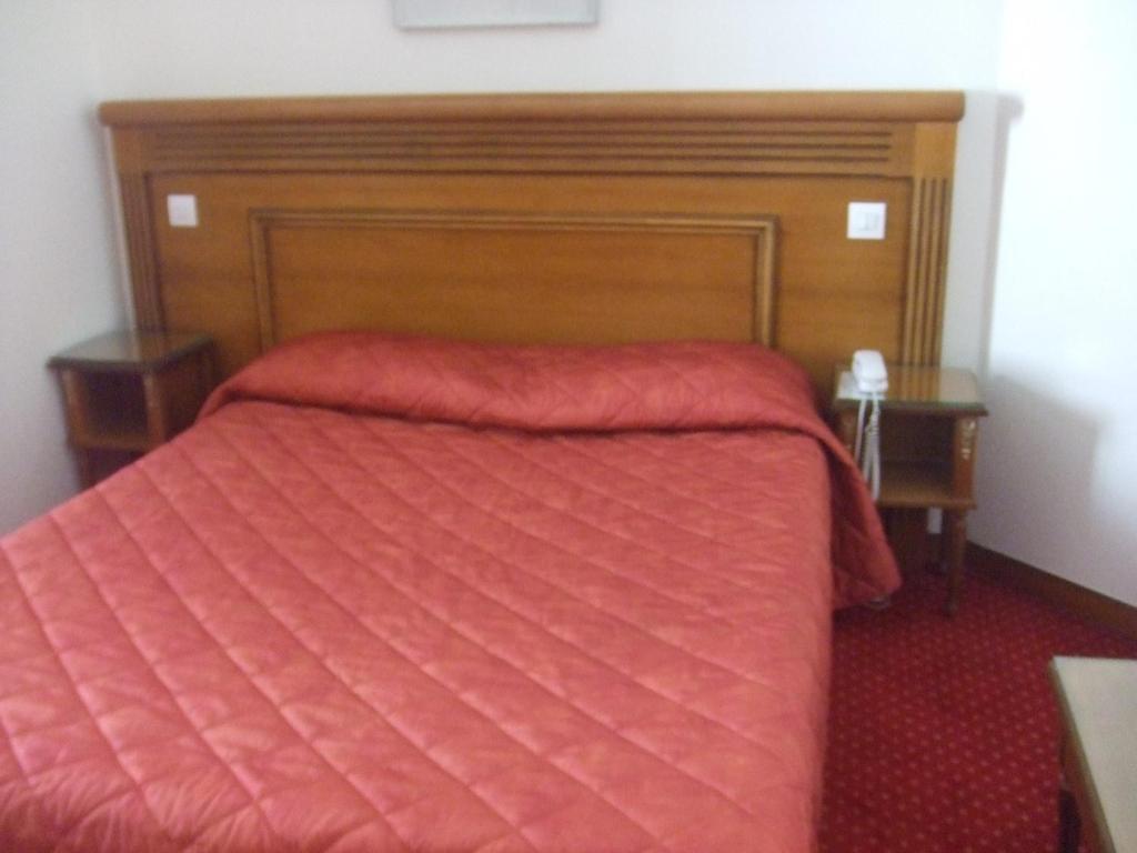 Hotel Courtonne Кан Стая снимка